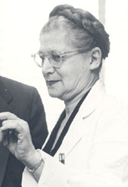 Valentina Suntzeff, 1954