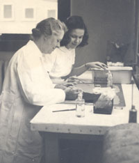 Margaret Gladys Smith and student, in lab