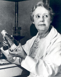 Margaret Gladys Smith in her lab