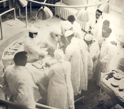 Fred Murphy performing the first surgery at Barnes Hospital, 1914